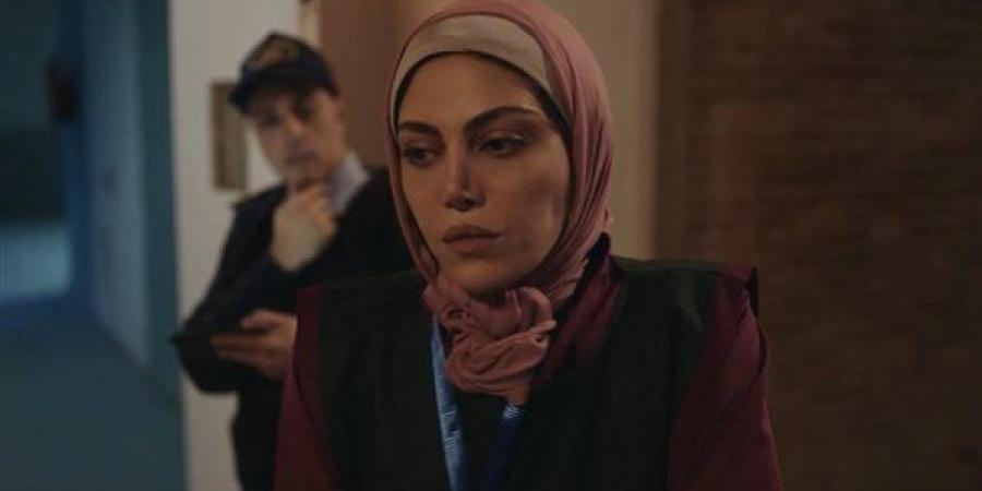 مسلسل أثينا الحلقة الأولى: ريهام حجاج تحاول كشف فساد مستشفى أمراض نفسية.. وشقيقتها تٌلقي بنفسها من الشباك - بوابة مولانا