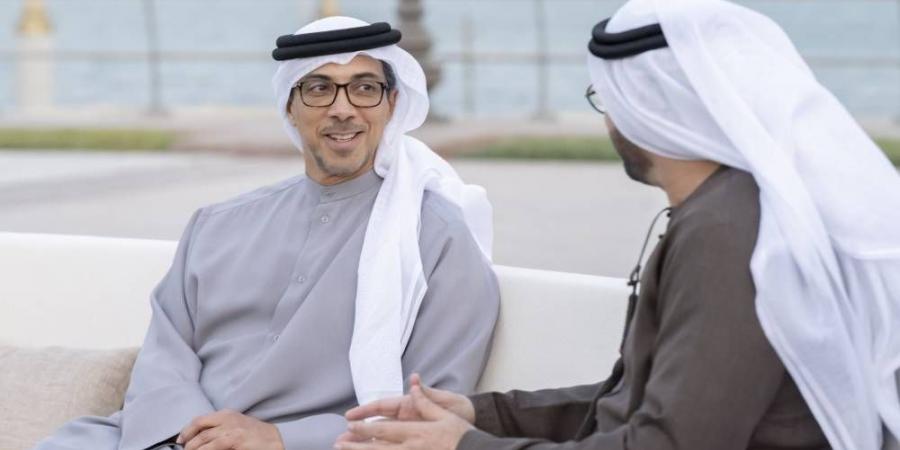 منصور بن زايد يشارك موظفي ديوان الرئاسة مأدبة الإفطار الرمضاني - بوابة مولانا